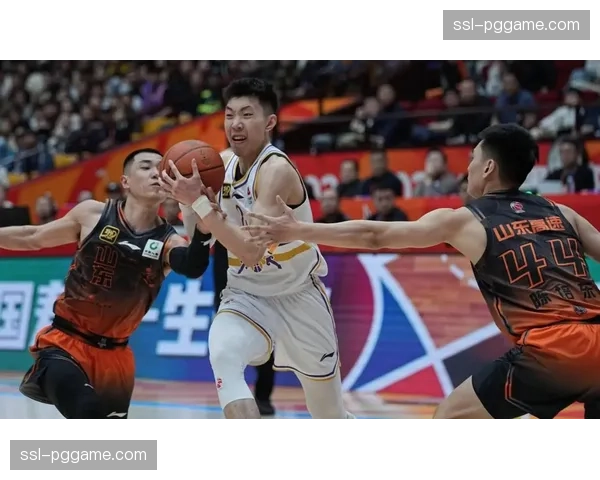 豪斯场均7.5助攻显组织才华 北控进攻梳理获新发起点