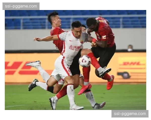 贺惯面对边路传中无解 三镇中卫成防线最大漏洞